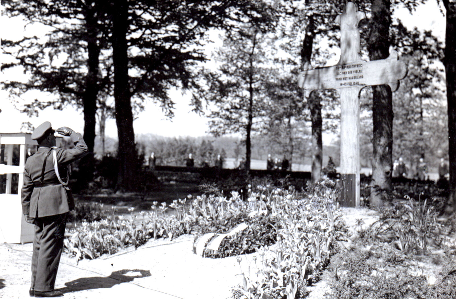 Nationale herdenking op de militaire begraafplaats op de Grebbeberg.
